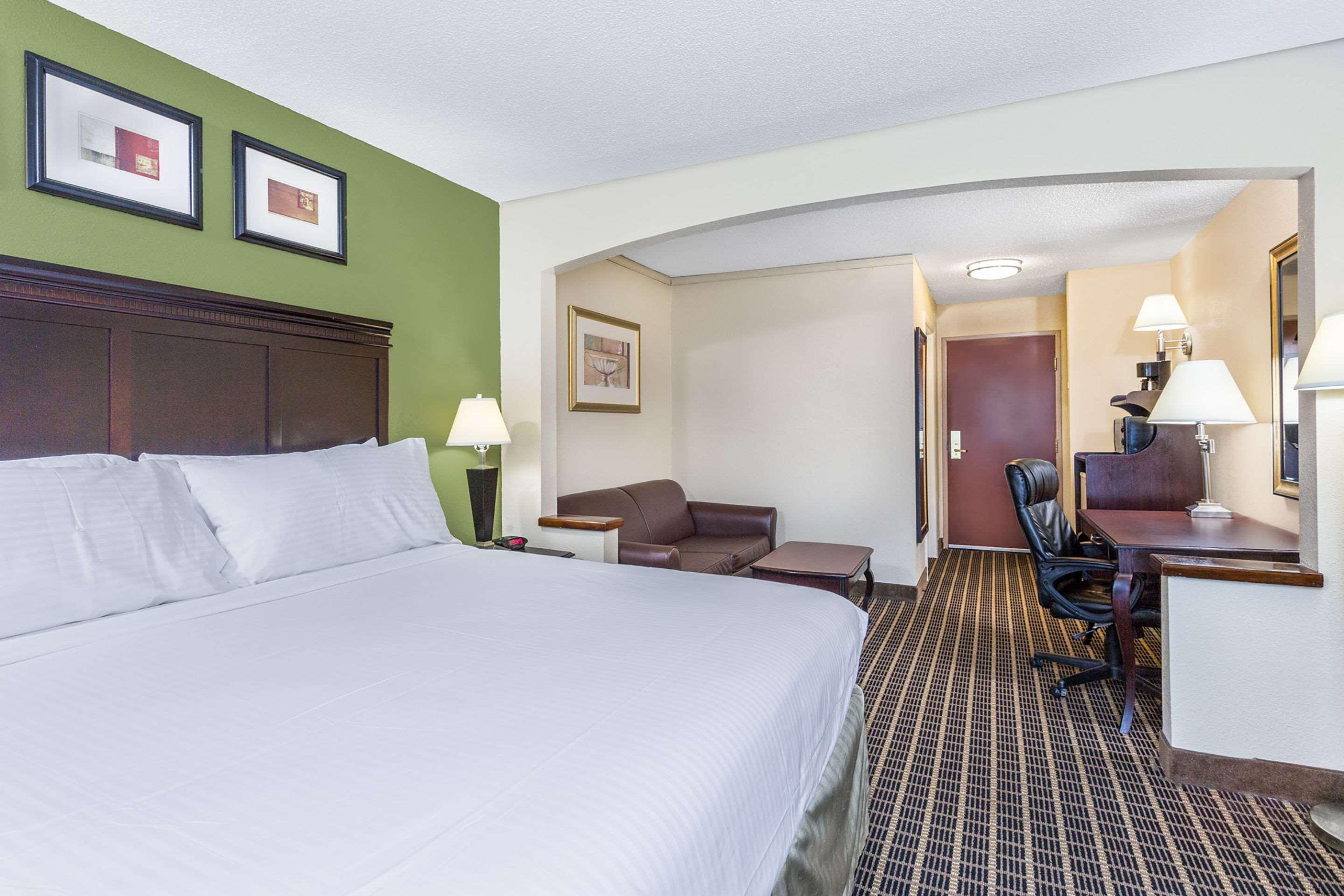 Clarion Pointe South Boston-Danville East Esterno foto