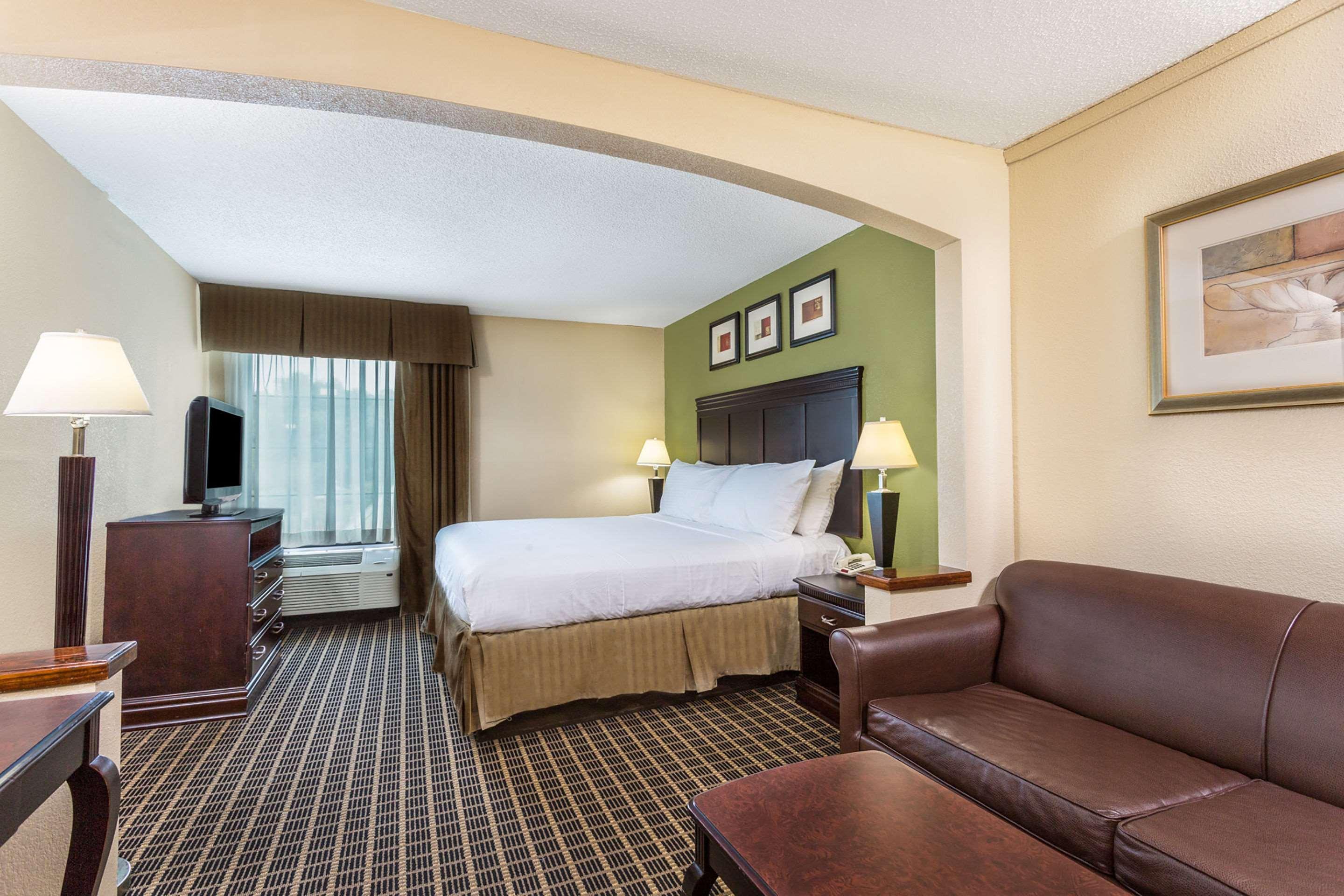 Clarion Pointe South Boston-Danville East Esterno foto