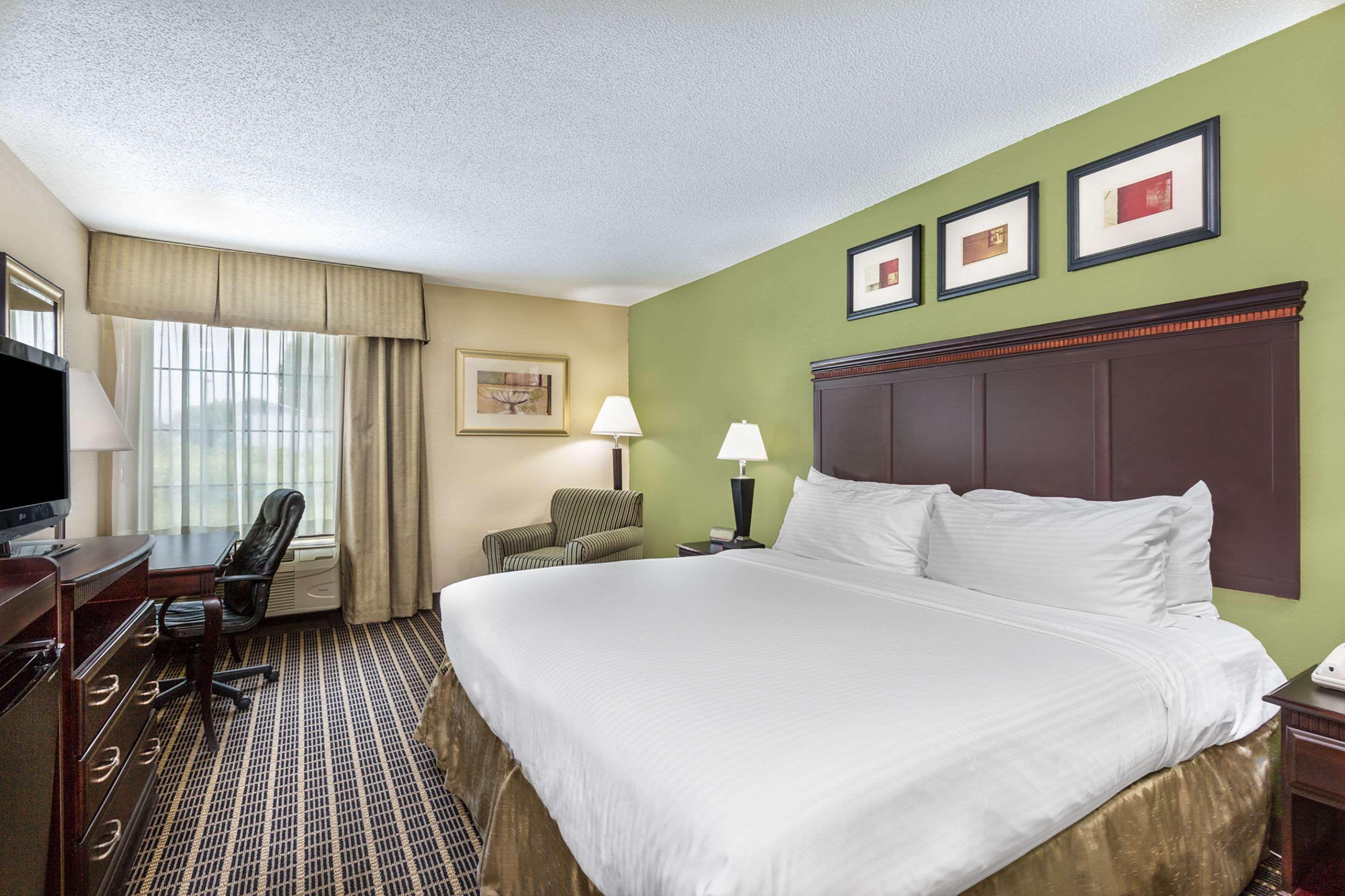 Clarion Pointe South Boston-Danville East Esterno foto