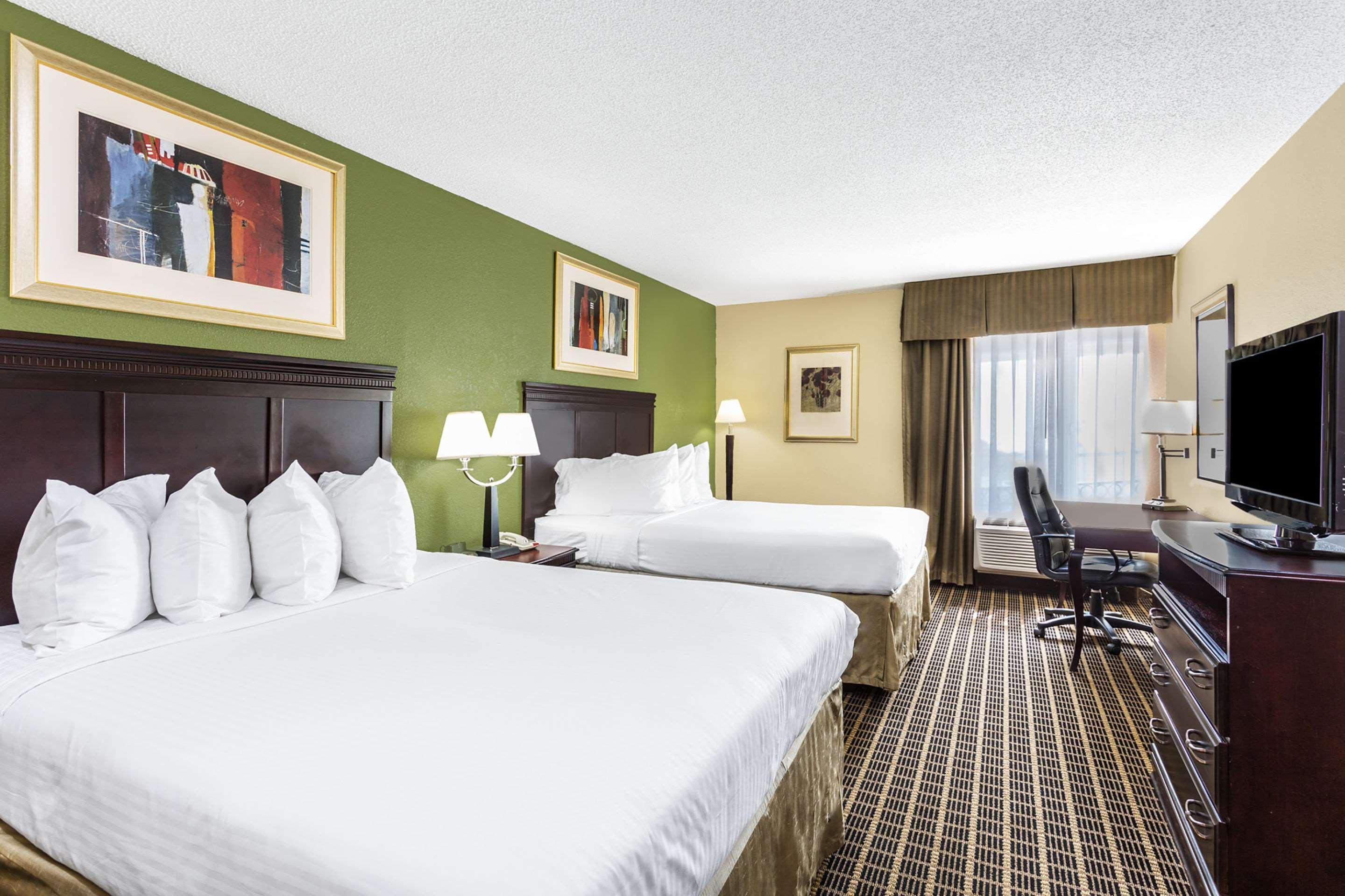 Clarion Pointe South Boston-Danville East Esterno foto