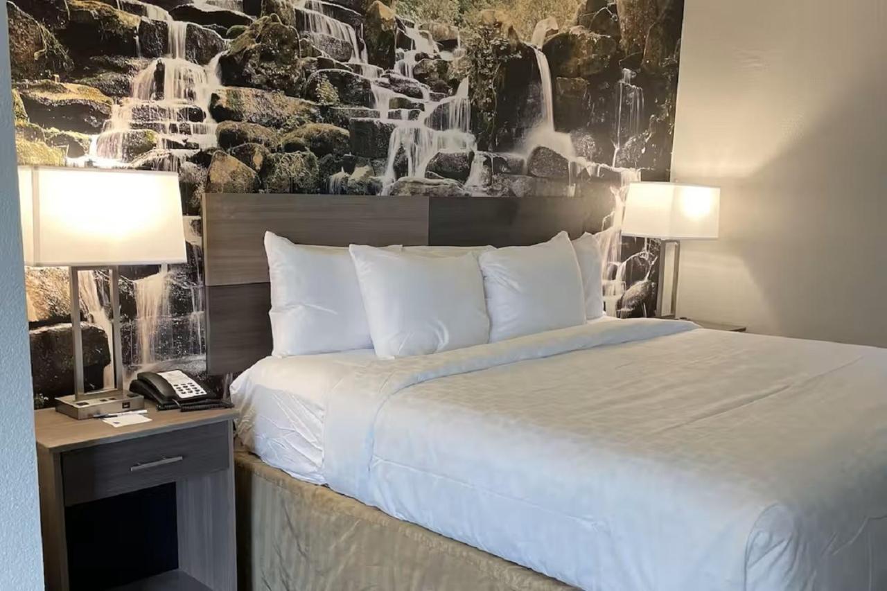 Clarion Pointe South Boston-Danville East Esterno foto